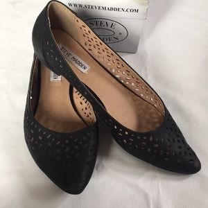 Steve Madden Black Slip-on shoes
